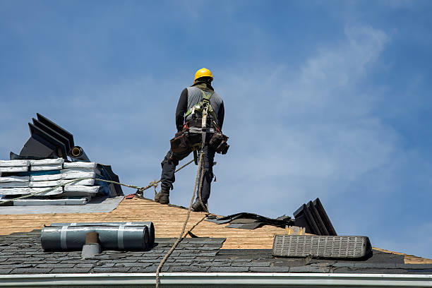 Professional Gutter Installation technician working in Kewanee, IL